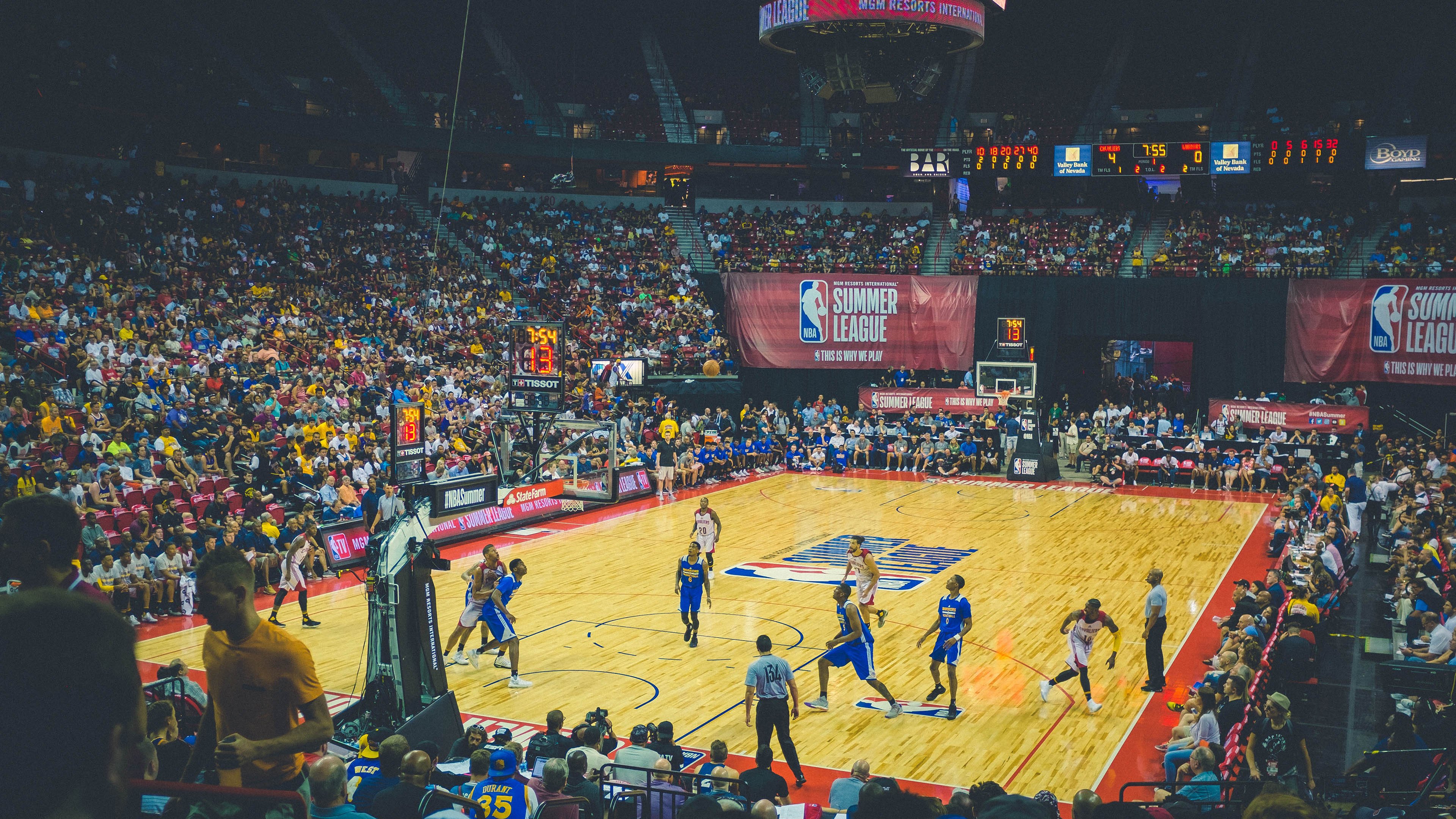 场馆活动：球迷节活动助推社区参与与品牌曝光，球迷会活动