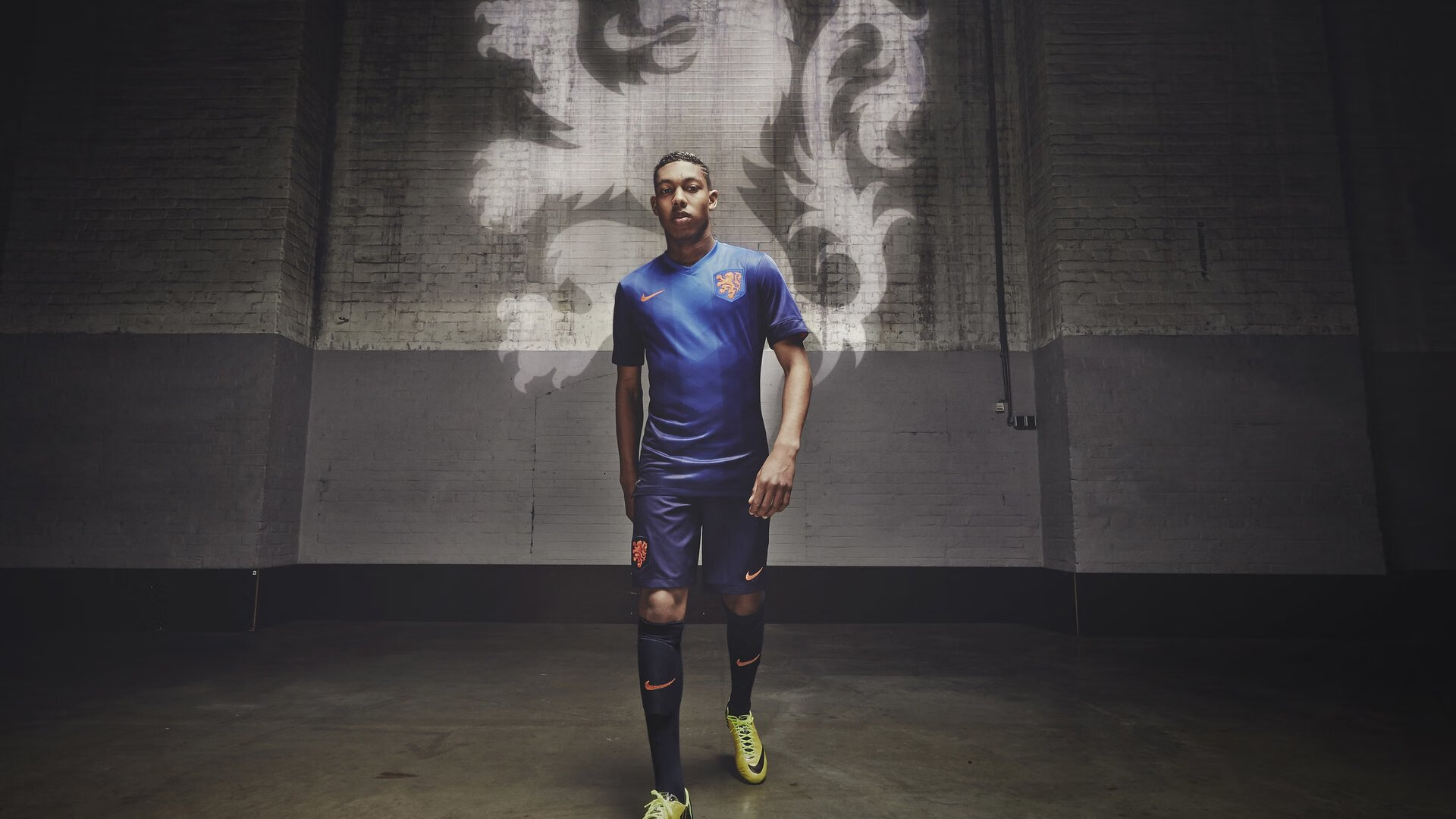 开云体育中国官网-国际比赛中的禁区战术被分析师作为研究案例，禁区进攻犯规